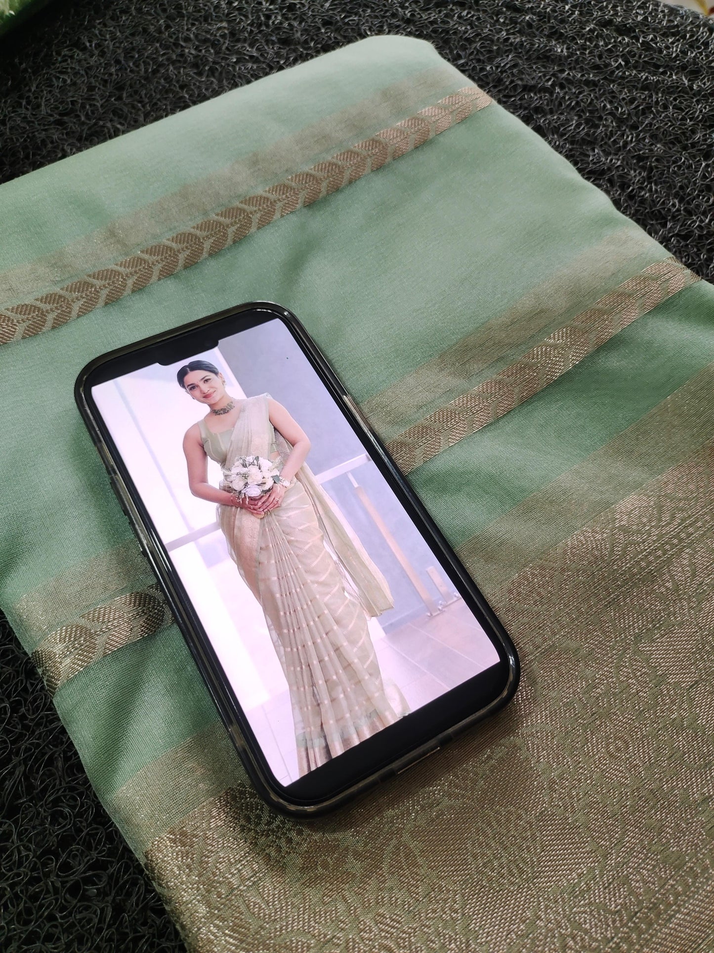 Sanyia iyppan organza saree