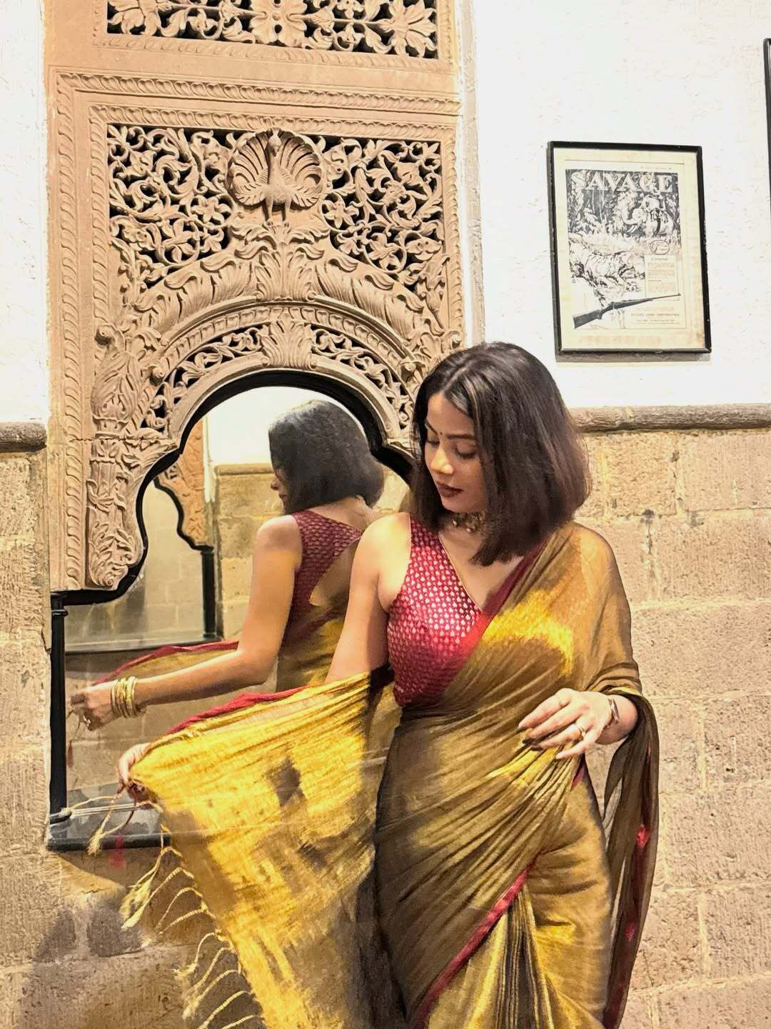 Red border golden tissue saree