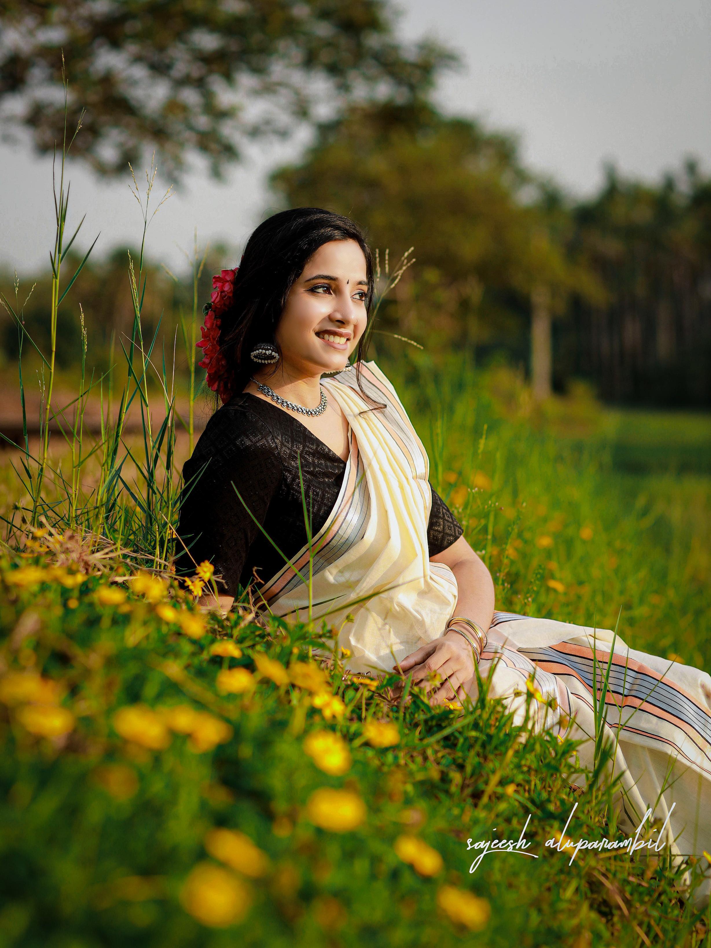 silver colour fancy set mundu