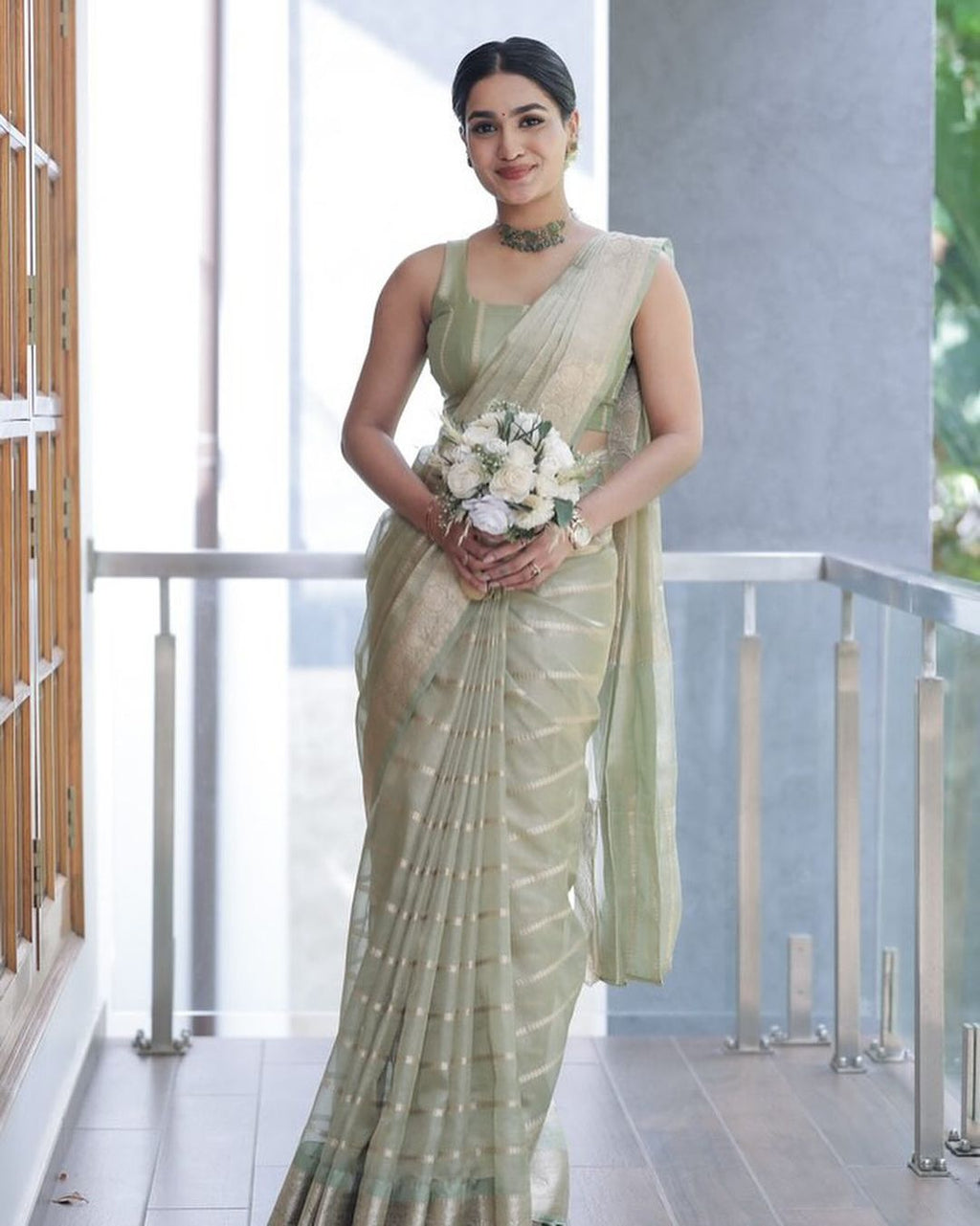 Sanyia iyppan organza saree