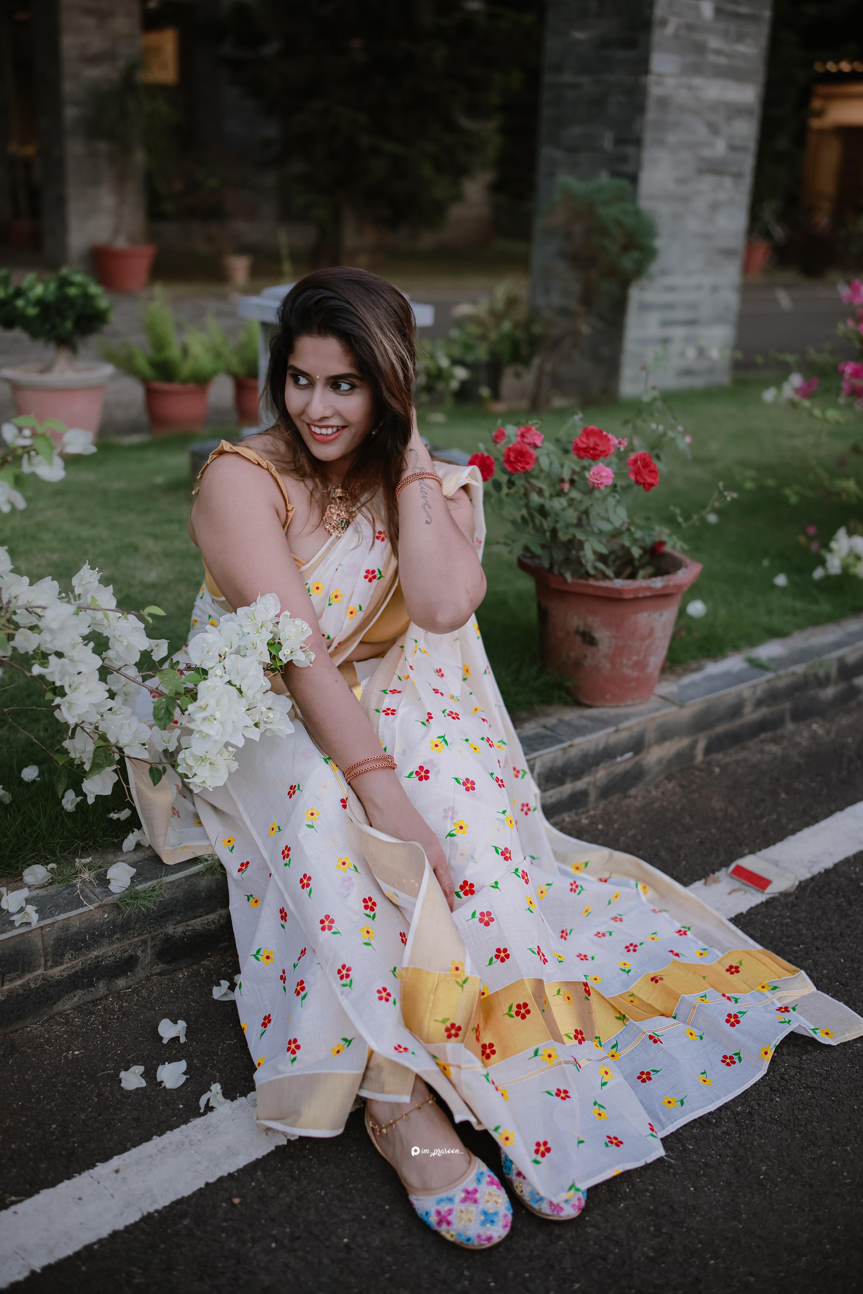 Micro flower golden kasavu cotton set mundu