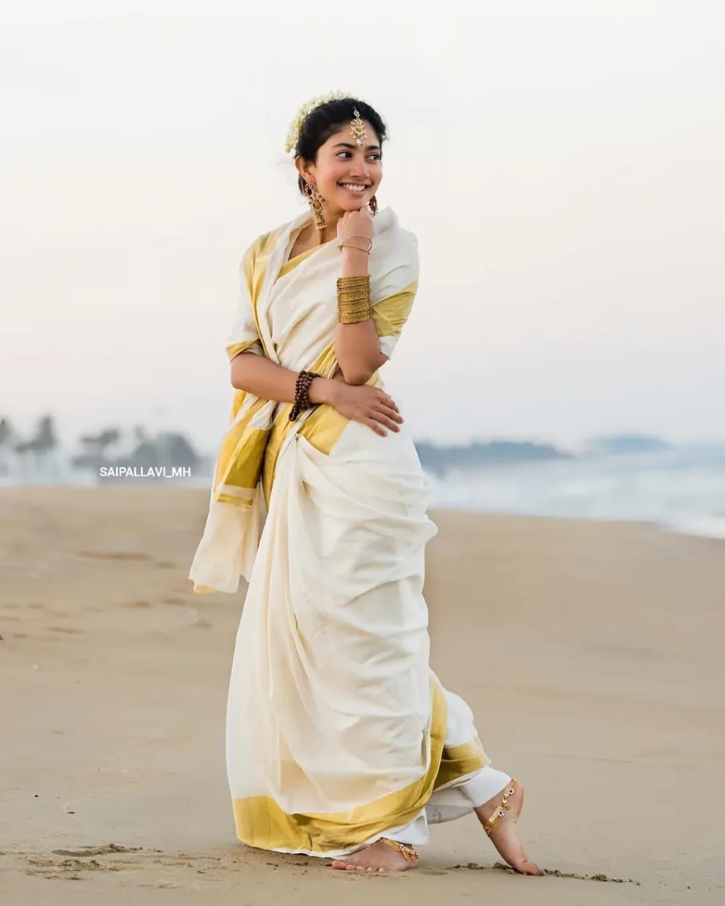 Sai palavi inspired Big kasavu Border saree