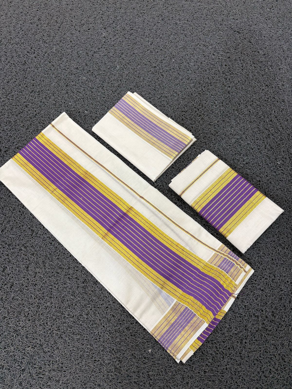 Kasavu and colour fancy with blouse set mund