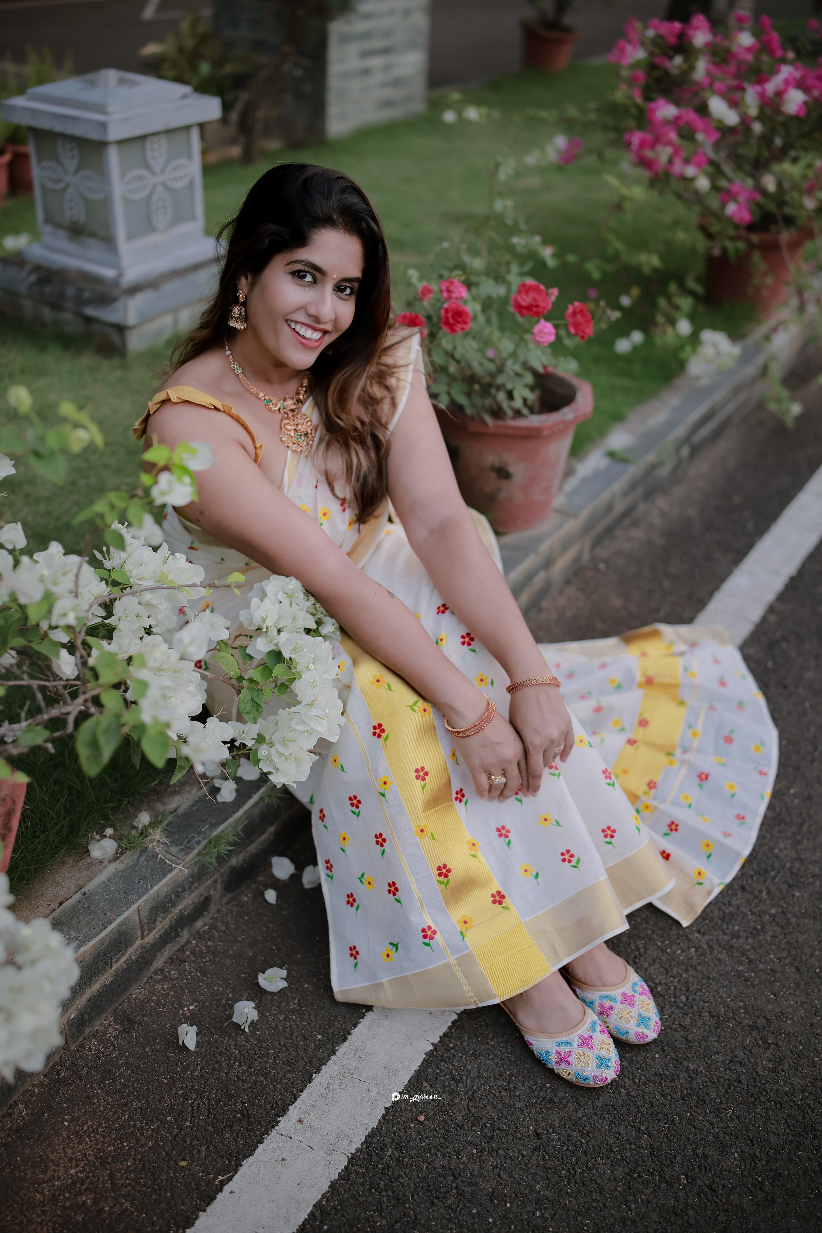 Micro flower golden kasavu cotton set mundu