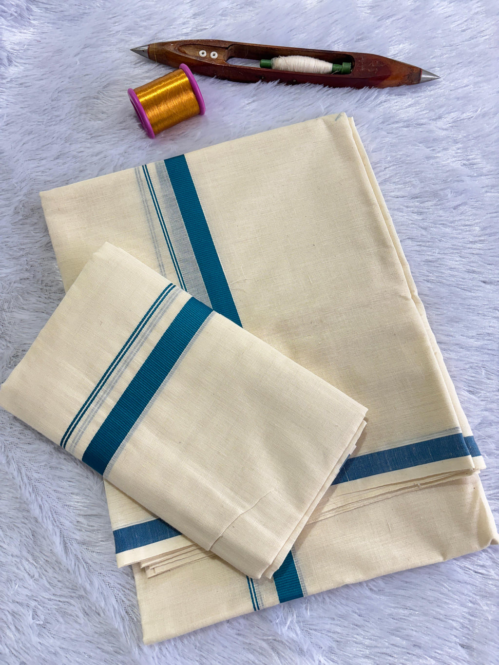 Puliyilakara kattikara set mundu